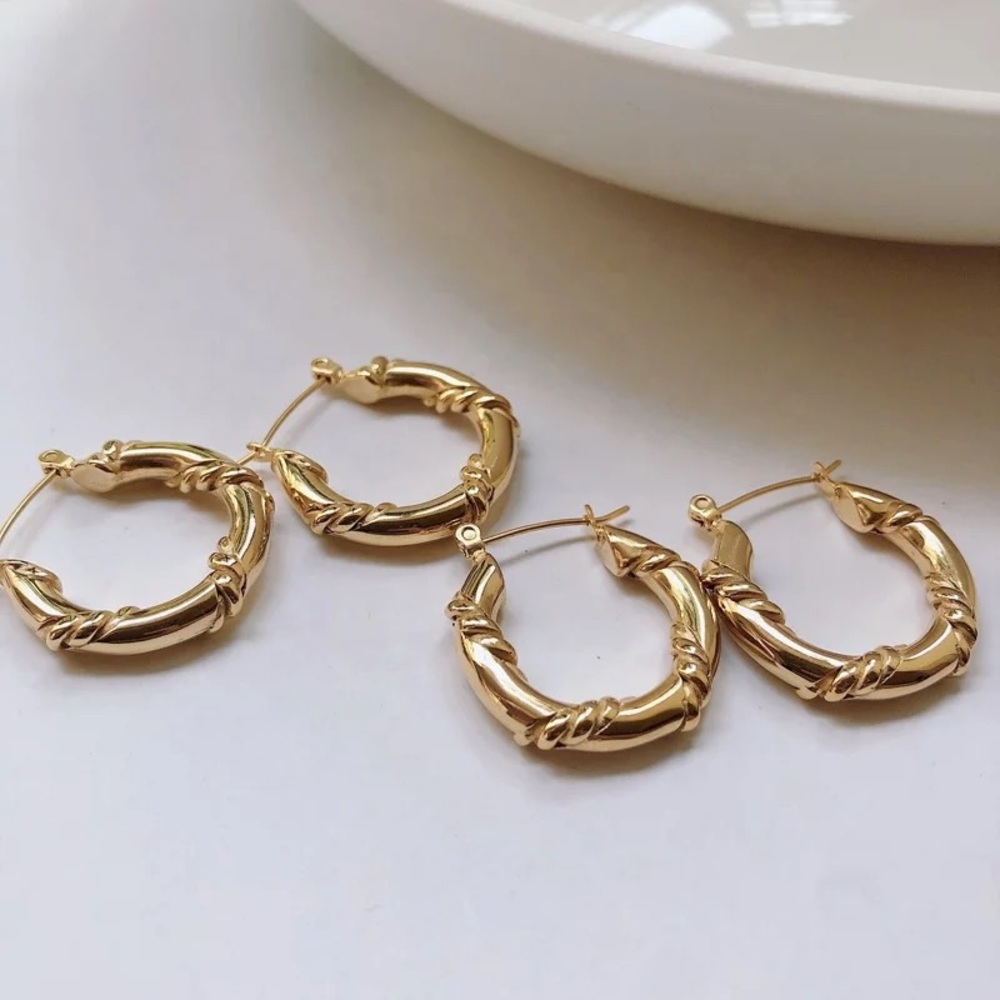 18K Gold Twist Hoop Earrings, Gold Hoop Earrings, Circle Earring , Hoop Earrings - Picture 2 of 4